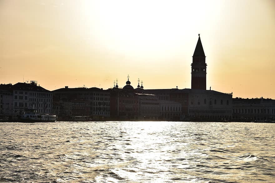puesta de sol, Venecia, Italia, Torre de la iglesia, mar, al aire libre, viaje, lugar famoso, arquitectura, agua, oscuridad
