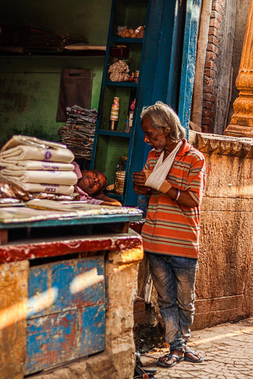 fattige, gammel mand, ældre mand, Varanasi