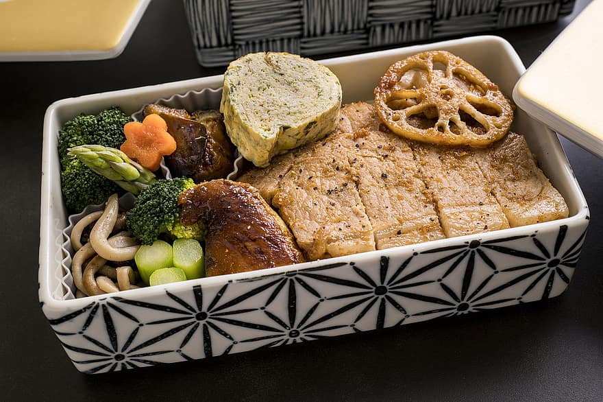 bento, yakiniku, japonská kuchyně, obědová krabička, japonské jídlo, jídlo, maso, gurmán, zeleniny, grilovaný, deska