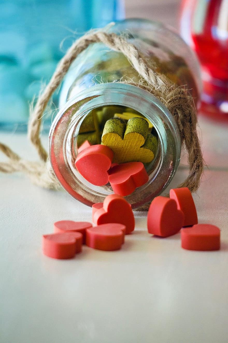 Valentine's Day, Heart, close-up, medicine, capsule, backgrounds, pill, heart shape, healthcare and medicine, love, shape