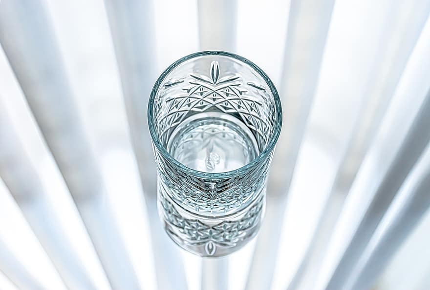 sticlă, vază de sticlă, Vasă ornată, sticlărie, Cristalerie, coniac, whisky glass, geam transparent, pahar de băut, brandy sticlă, brandy snifter