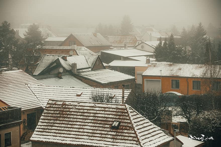 Schnee, Dach, Winter, die Architektur, Gebäudehülle, Dachziegel, Stadtbild, Kulturen, gebaute Struktur, Holz, alt