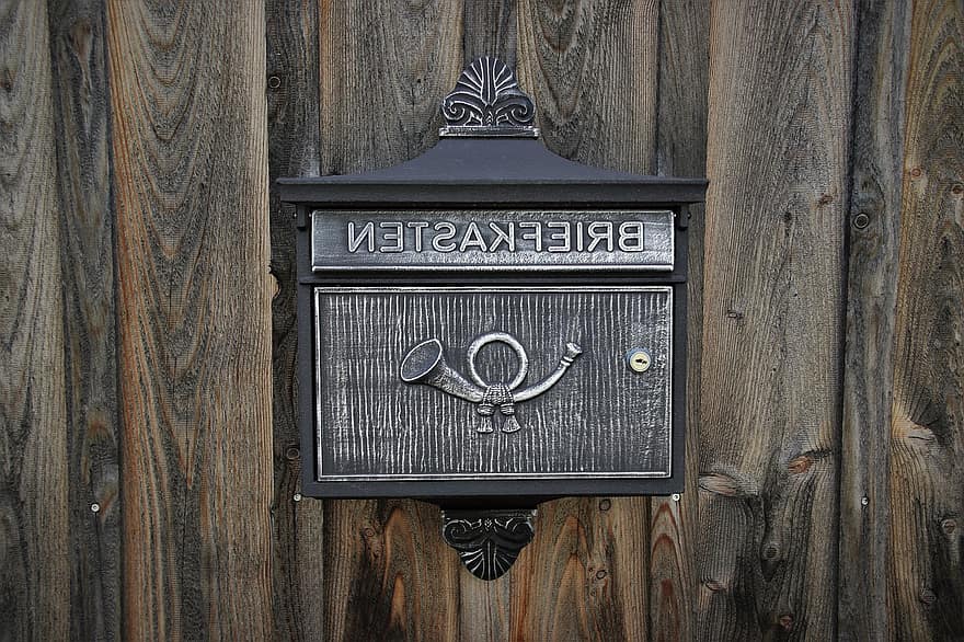 dörren, brevlåda, post, träväggar, styrelser, trumpet, antik, metall