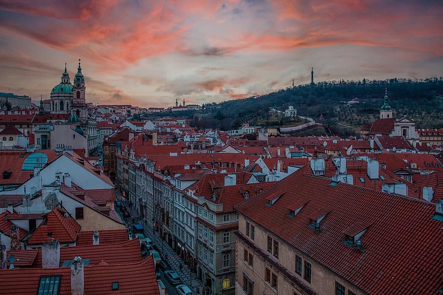 日没、プラハ、有名な、歴史、赤い屋根、大聖堂