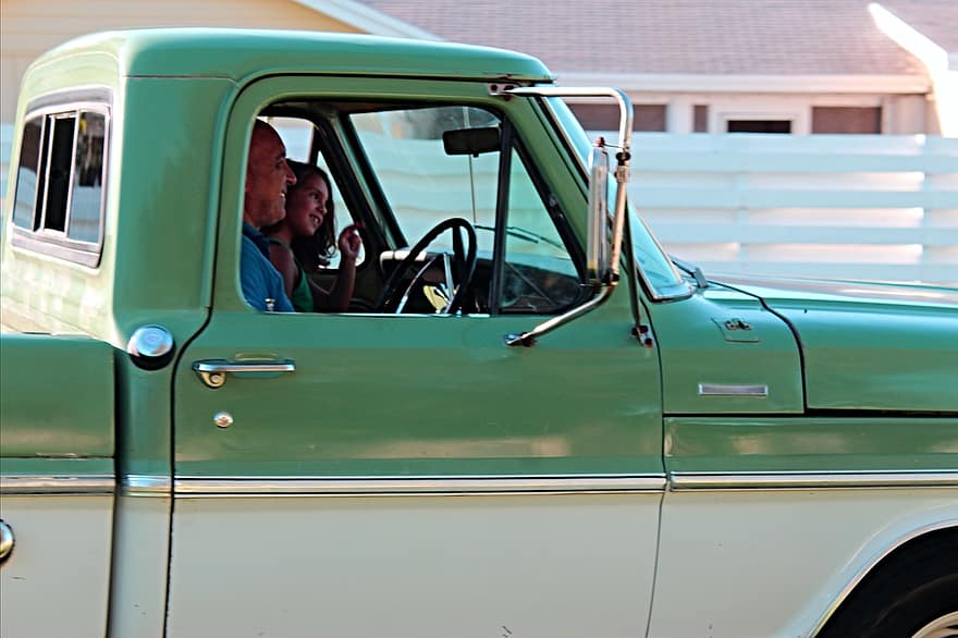 pick-up, couple, conduire, camion vintage, camion classique