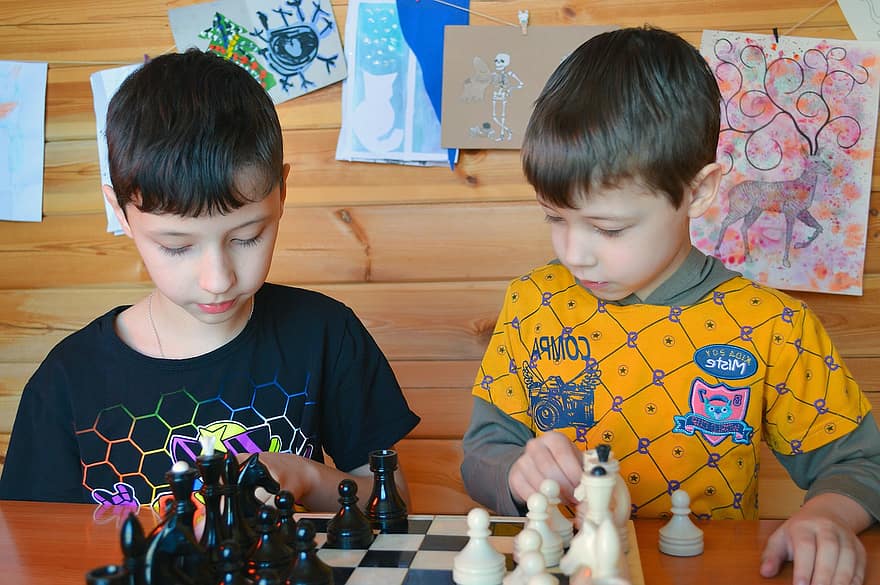 момчета, шах, играя, деца, млад, детство, настолна игра, игра, приятели, семейство, шахматисти