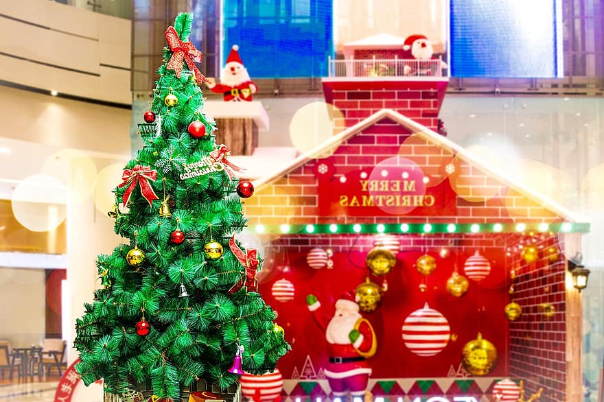 منزل ، شجرة عيد الميلاد ، الحلي ، أضواء ، خوخه ، الأوسمة ، بابا نويل