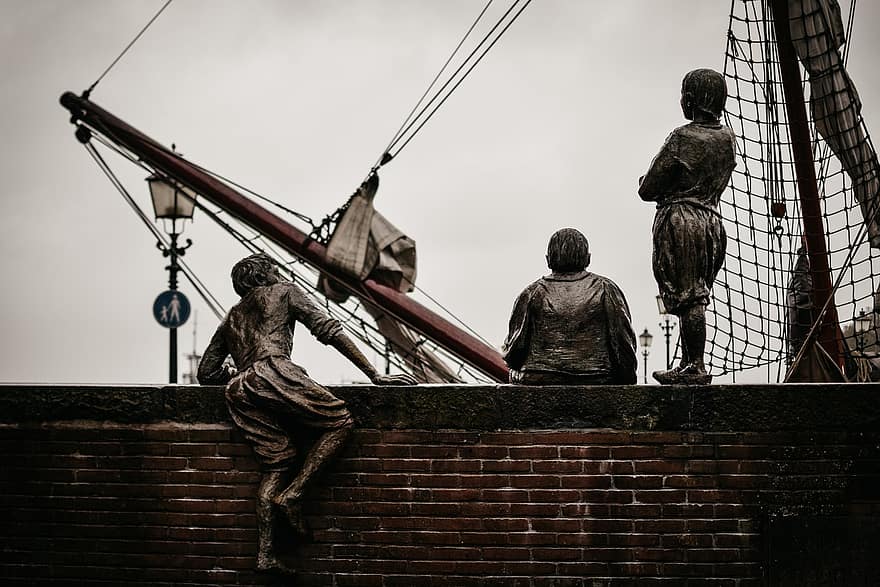 szobor, hajó, kikötő, város, Bontekoe hajósfiúi, Hoorn, Hollandia