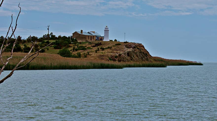 Point Malcolm Leuchtturm, Leuchtturm, See, historisch, Erzählung, Australien, Küste, Kanal, Wasser, Blau, Landschaft