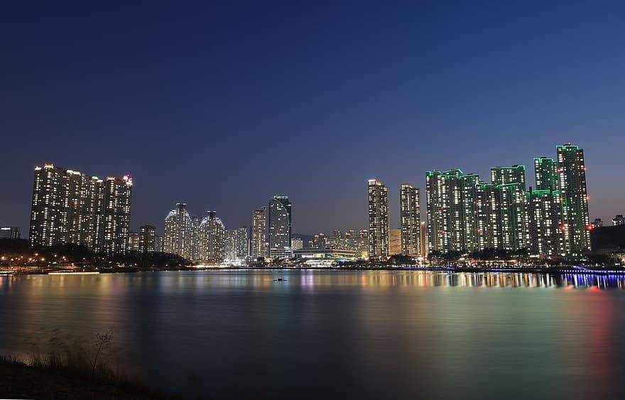 città, viaggio, turismo, Corea, Asia, edifici, architettura, vista notturna, parco del lago, notte, grattacielo
