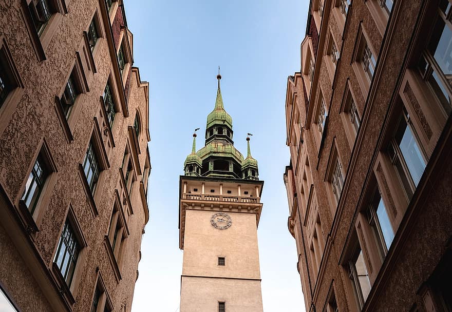 l'horloge, la tour, tour de l'horloge, immeubles, les façades, édifice, architecture, brno république tchèque, ville