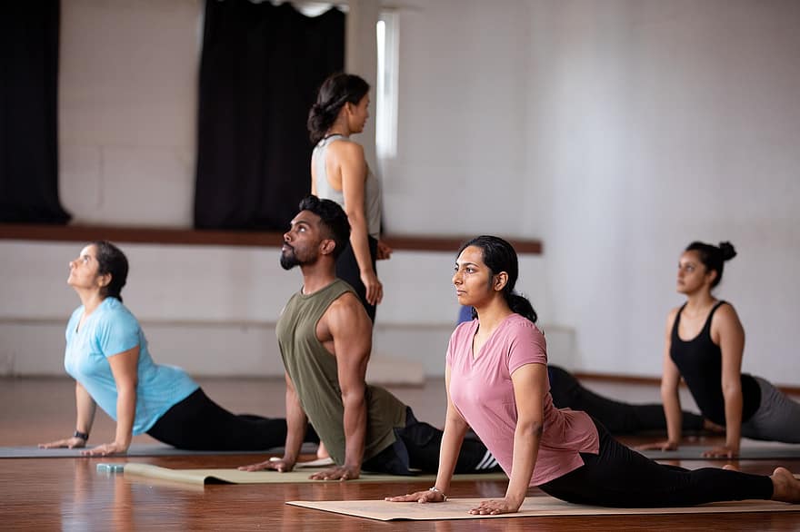 joga, jogas klase, jogas skolotājs, jogas poza, jogas studija, sieviete, Jogas fotogrāfija, jogas paklājiņš