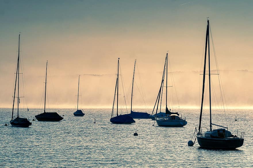 Lac, bateaux, des silhouettes, bateaux à voile, ancré, amarré, navires, brumeux, horizon, eau, brouillard