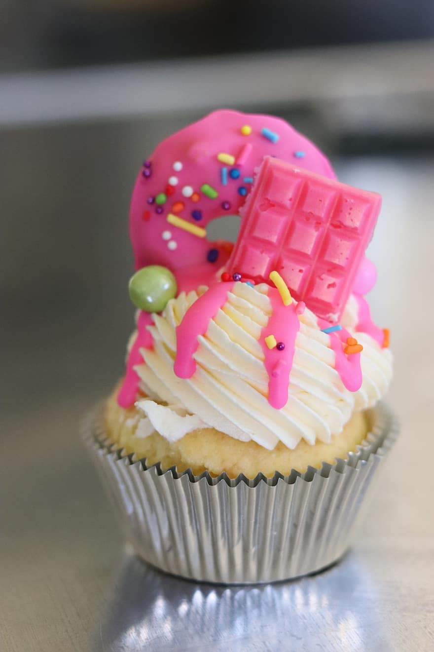 cupcake, berwarna merah muda, pencuci mulut, Kue Mangkok, manis, perayaan, Gula, lezat, membeku, pesta, toko roti