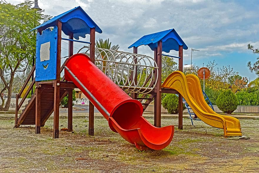 slaidi, rotaļu laukums, parks, rotaļu māja, Krāsains rotaļu laukums, jautri, bērnībā, vasarā, bīdāmās, bērns, zils