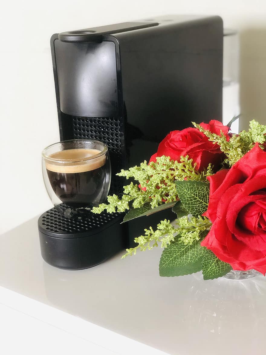 café, rosas, máquina de café, copo de vidro, xícara de café, cafeína, café da manhã