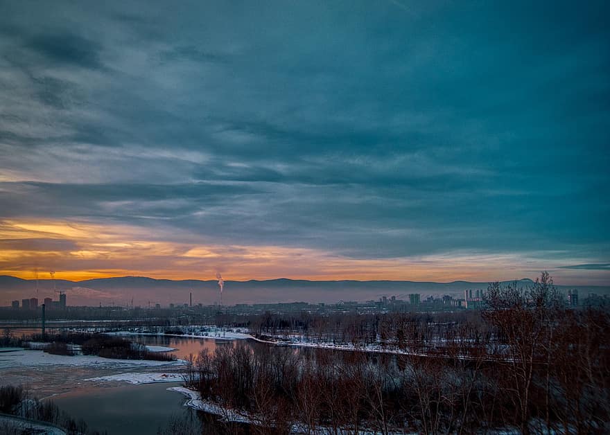ciel, des arbres, le coucher du soleil, Sibérie, Russie, Yenisei, rivière, hiver, gel, écologie, des nuages