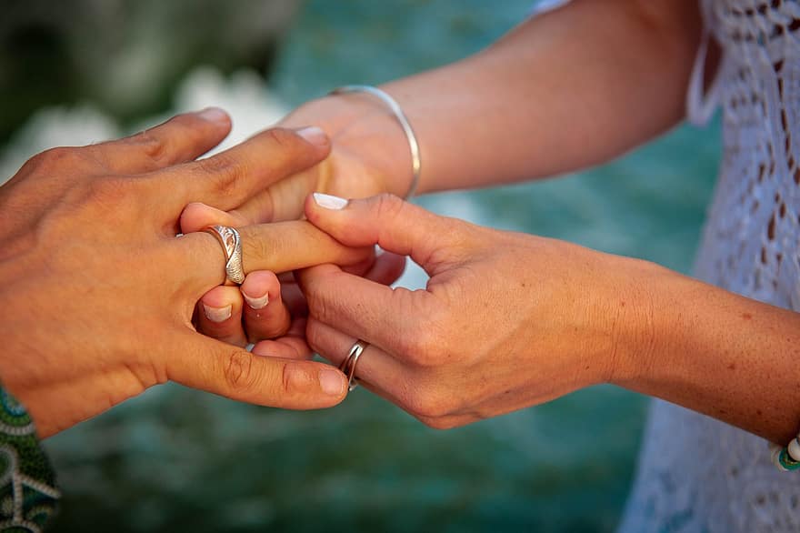 Ringe, Hochzeit, Engagement, Braut, Bräutigam, Liebe, Romantik, Paar, Zeremonie, menschliche Hand, Frau