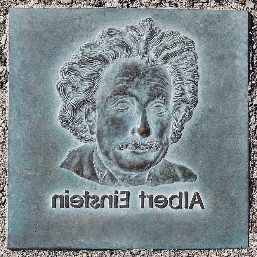Albertas Einšteinas, mokslininkai, genijus, paminklas, memorialinė plokštelė