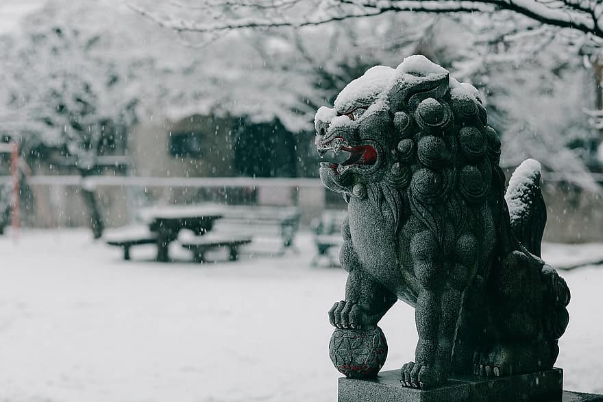 lejon, staty, vinter-, säsong, snöfall, konst, visa, snöar, snö, skulptur
