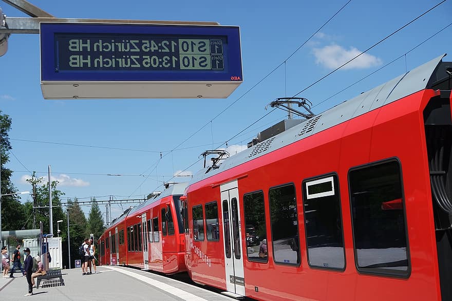チューリッヒ、ウエッテルベルク、列車、山を見る、チューリッヒの上、最終目的地、夏休み、もっと、7月
