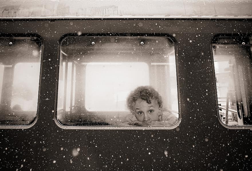 entrenar, ferrocarril, nevando, niño, copos de nieve, vagón, retrato de niño, cara de niño, niño solo, nieve, ventana