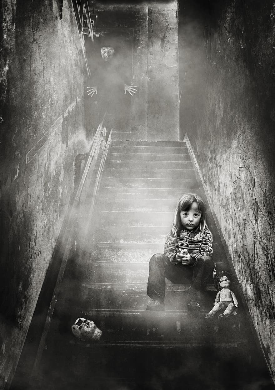 Image Manipulation, Girl, Doll, Stairs, Old Woman, Fog, Gradually, Staircase, Dirty, Dark, Weathered