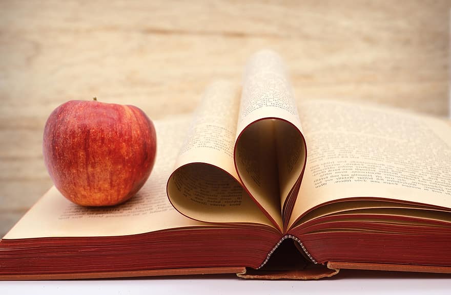 яблуко, читати, розслабитися, Навчальна перерва, вітаміни, серце, сторінки книг, фрукти, вчити, навчання, література