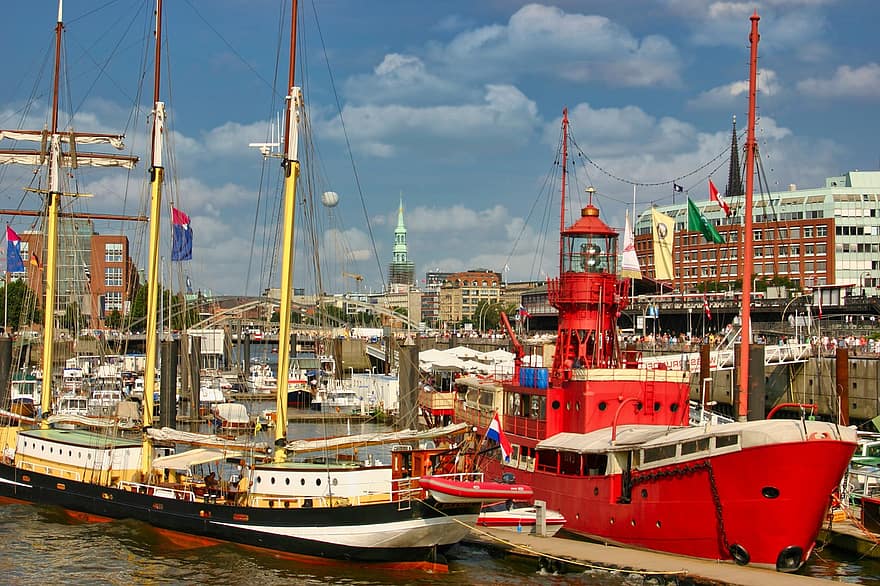 Hamburg, kikötő, hajók