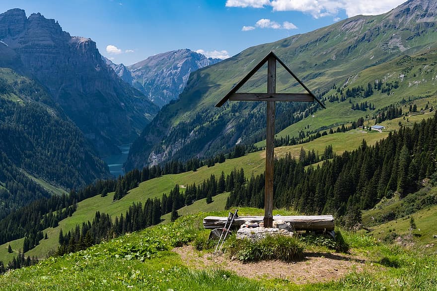 山谷、ベンチ、木製の十字架、Calfeisental、静けさ基地、夏、山岳、ハイキング、ブレーク、クリック