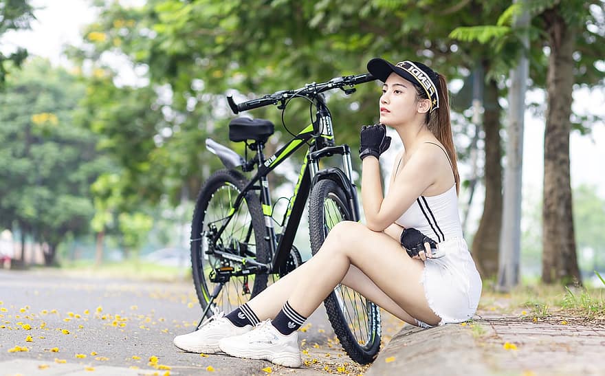 fille, vêtements de sport, vélo, mode, bicyclette, femme, fille vietnamienne, modèle, pose, attrayant, actif