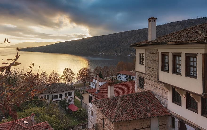Kastoria, isla, pueblo, paisaje, lago, Mañana, casas