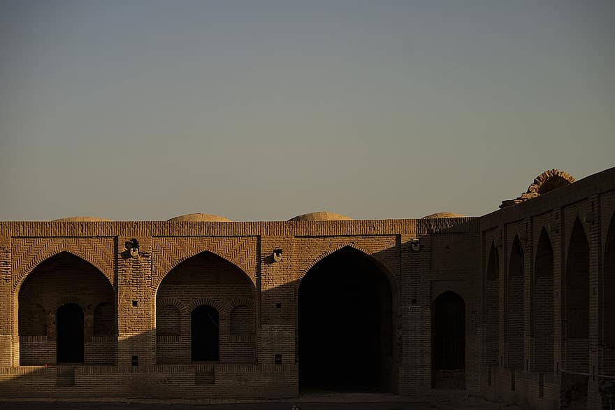 pomnik, atrakcje turystyczne, Iran, qom prowincji, Deiregachin, Karawansaraj, Karawansarais, podróżować, turystyka, architektura irańska, architektura