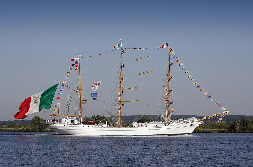 クアウテモック、帆船、船、メキシコの旗、海、3本マストの船、マスト、クリッパー、セーリング、帆、水