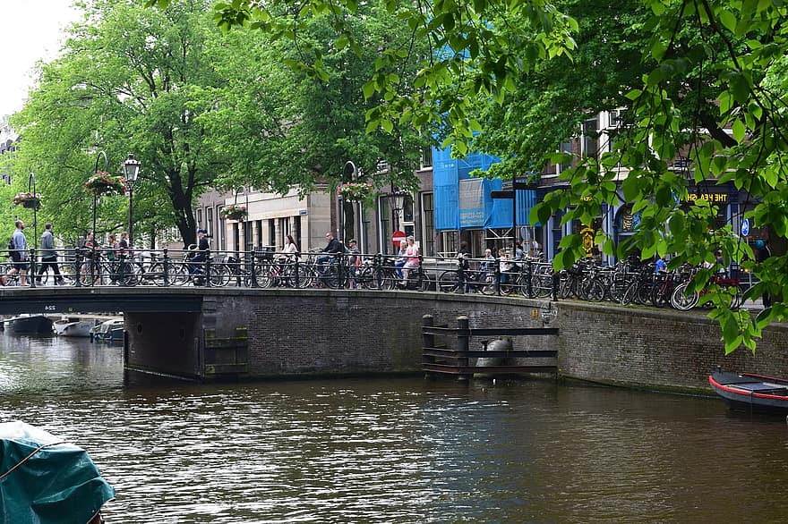 アムステルダム、ボート、運河、水、観光客、建物、歴史的な、ヨーロッパ、航海船、有名な場所、建築