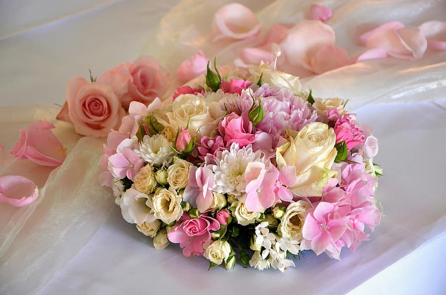 ziedi, ziedu vainags, Ziedu vainags, pušķis, ziedu izkārtojums, rozā krāsa, apdare, ziedlapiņa, zieds, romantika, svaigumu