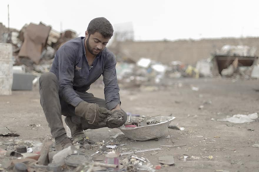 İran, hurdalık, çöplük, erkekler, bir kişi, Çalışma, yetişkin, Meslek, erkek, orta yetişkin, sanayi