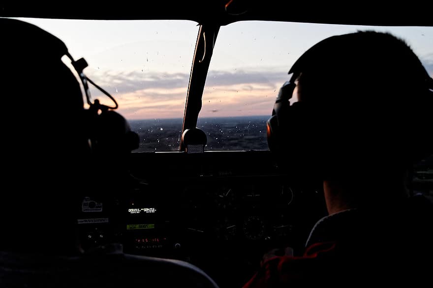 Pilot, luftfart, cockpit, hjelm, solnedgang