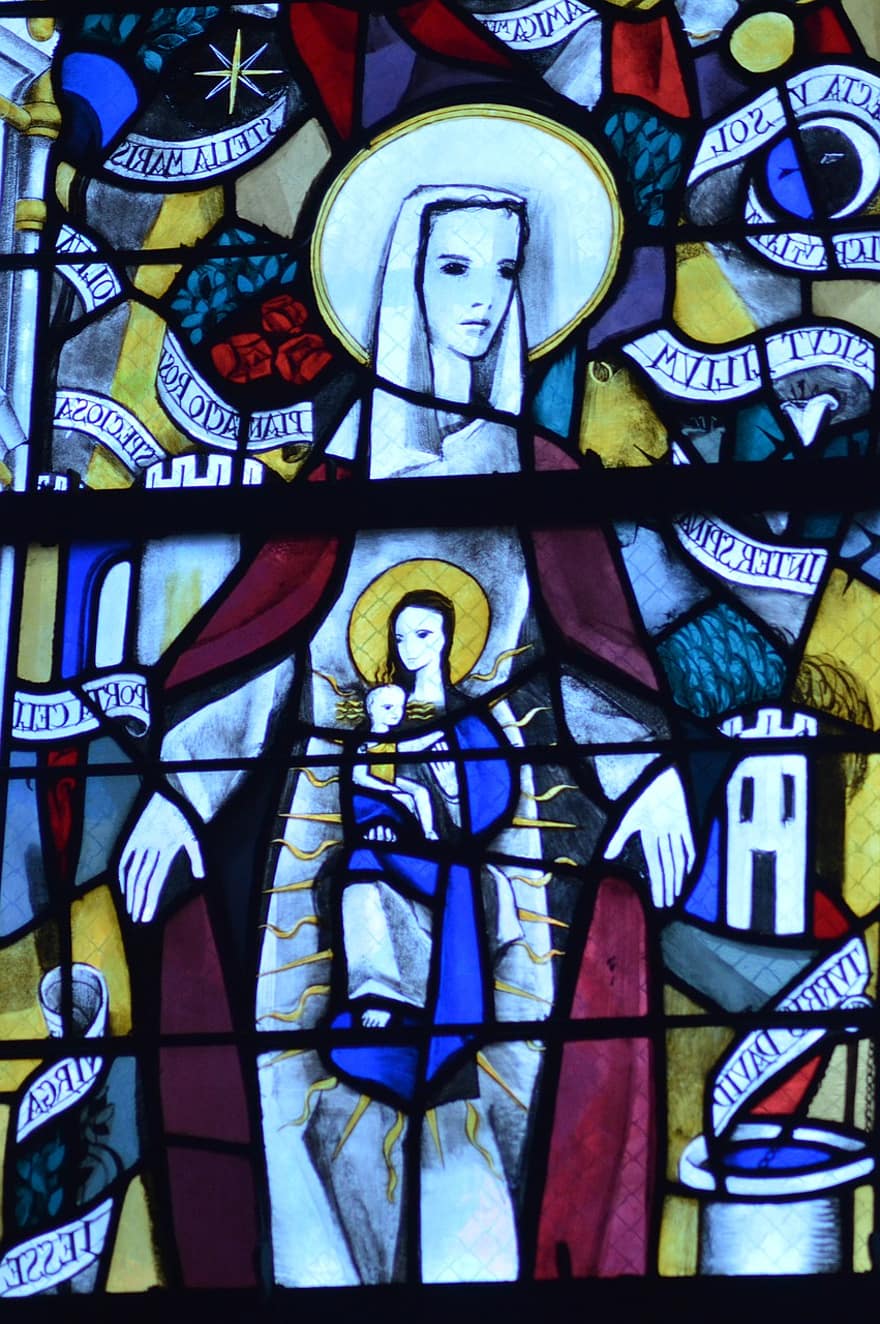 Glasmalerei, Fenster, Kirche, Maria, Jungfrau, Kind, Jesus, Heiligenschein, Glauben, katholisch, Latein