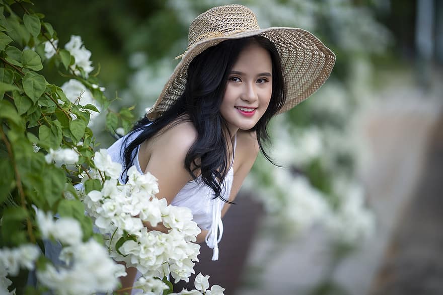 Moda, belleza, mujer, vietnamita, las flores, vestido blanco, sombrero, hermoso, niña, modelo, actitud