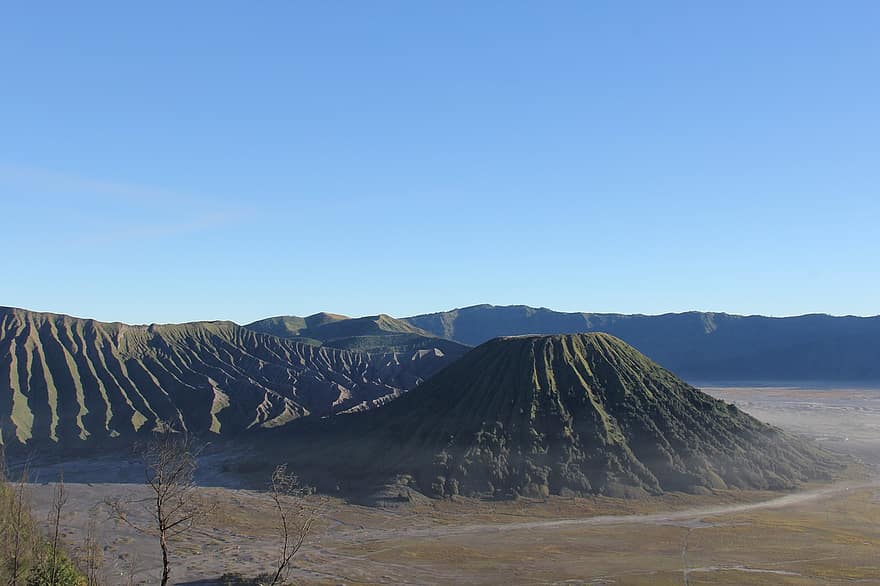 Mount Bromo, вулкан, Индонезия, Восточная Ява, пейзаж, гора, синий, путешествовать, летом, песок, горная вершина