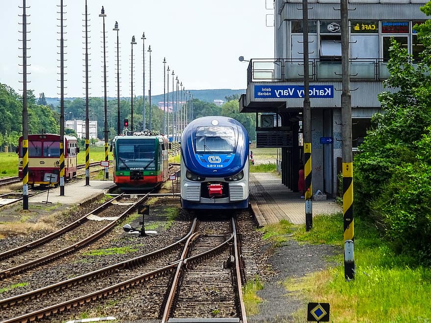 vonat, vasút, vasúti, Cseh Köztársaság, Karlovy Vary Dolní Nádraží