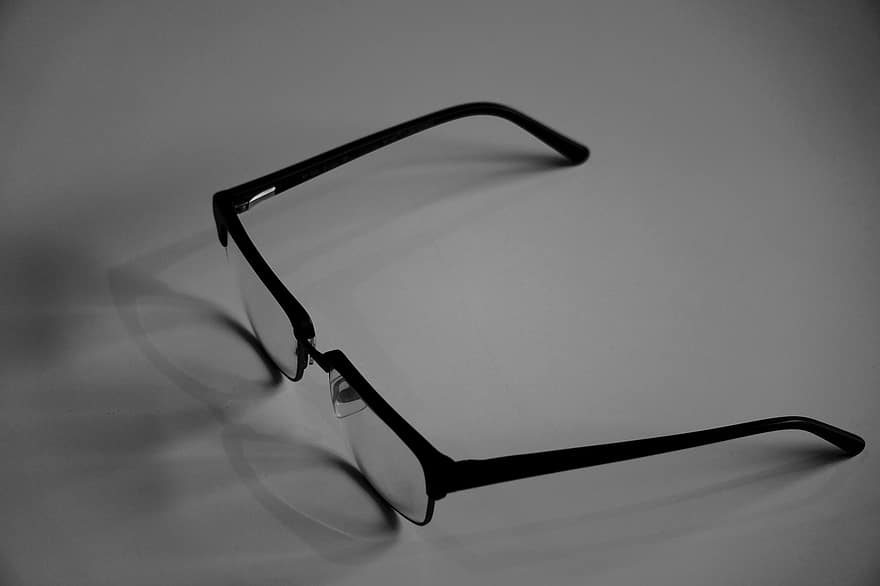 akiniai, regėjimas, vizija, skaityti, skaitymo stiklas, nespalvotas, trumparegystė, Presbiopinis, oftalmologas, Neskiriantis spalvų, vienas objektas