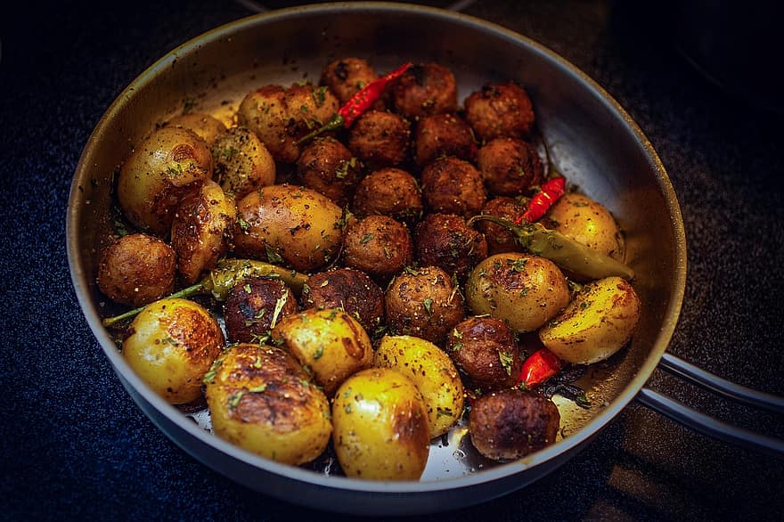Zweeds, gehaktballen, gefrituurde aardappelen, Zweedse gehaktballen, voedsel, hartig, voorgerecht, maaltijd, schotel, eten, voedselfotografie