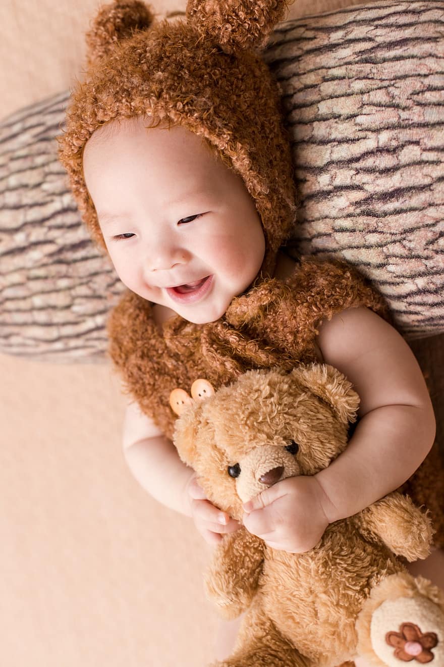 детка, счастливый, портрет, ребенок, смех, плюшевый медведь, милый, детство, улыбается, счастье, веселый