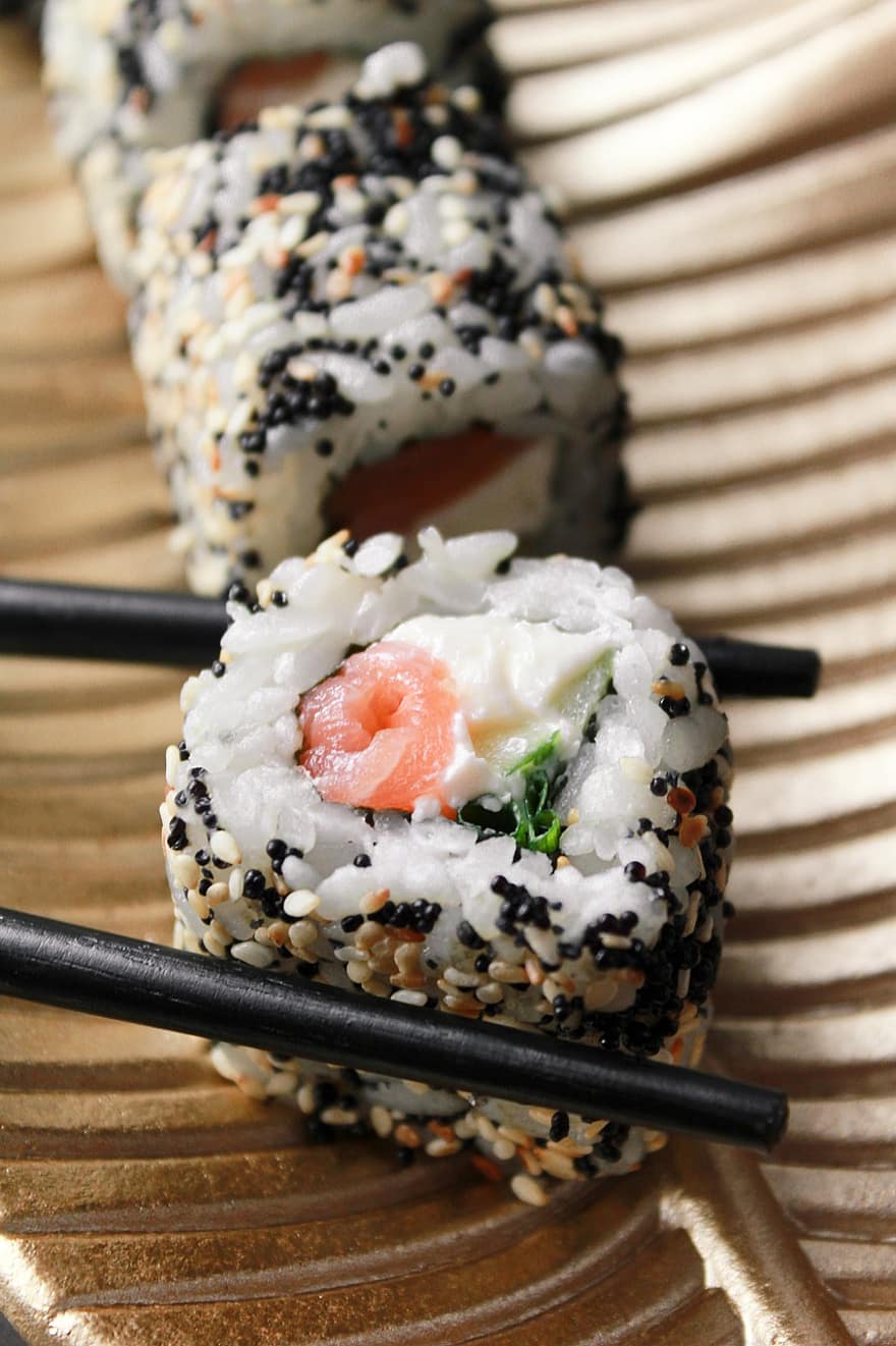 sushi, đũa, món ăn, tiếng Nhật, ẩm thực Nhật Bản, thực phẩm Nhật Bản, Hải sản, Châu Á, thức ăn của người châu Á, bữa ăn, đồ ăn nhà hàng