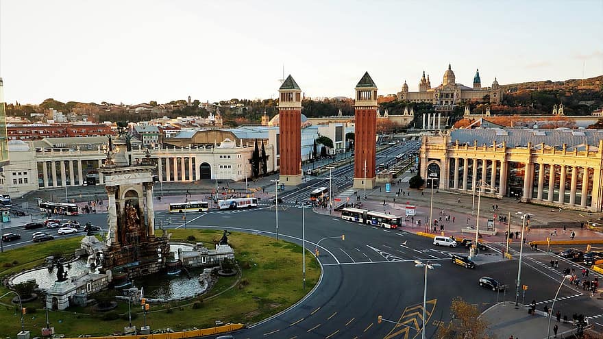 plaça d'espanya, Барселона, палац, чарівний фонтан, Іспанія, каталонія, подорожі, музей, відоме місце, архітектура, міський пейзаж
