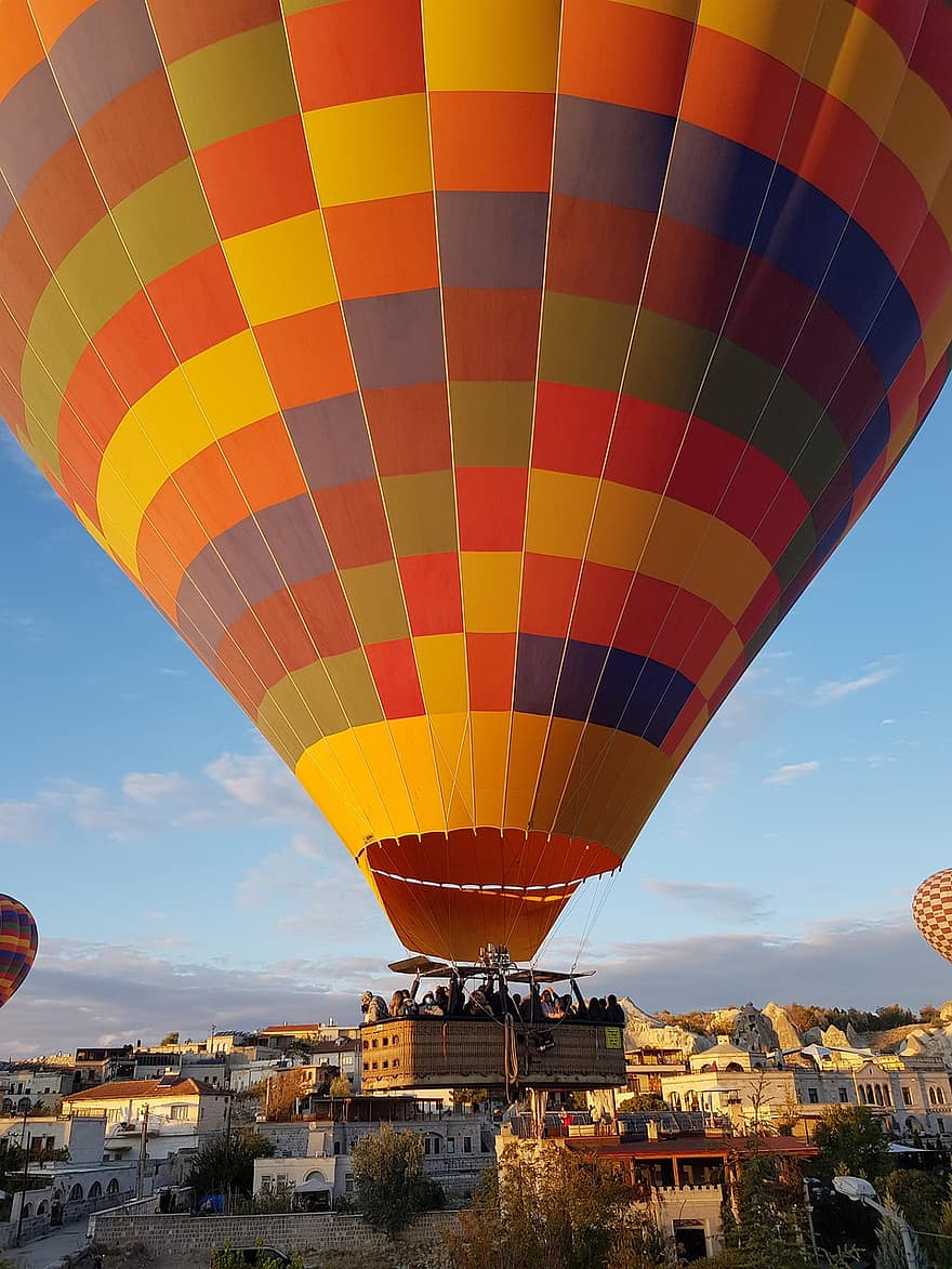 Ballon, Heißluftballon, Ausflug, Reise, Kappadokien, mehrfarbig, fliegend, Transport, Luftfahrzeug, Abenteuer, Transportart