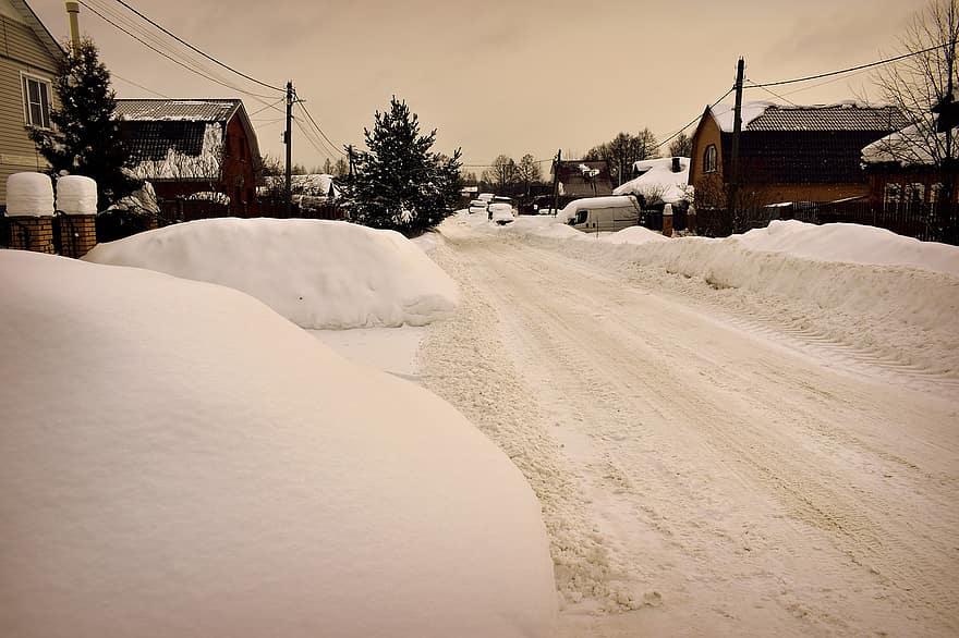 กองหิมะที่ถูกลมพัดมากองไว้, ถนน, หิมะ, หมู่บ้าน, ฤดูหนาว, ฤดู, ภูมิประเทศ, น้ำแข็ง, ฉากชนบท, น้ำค้างแข็ง, รถ
