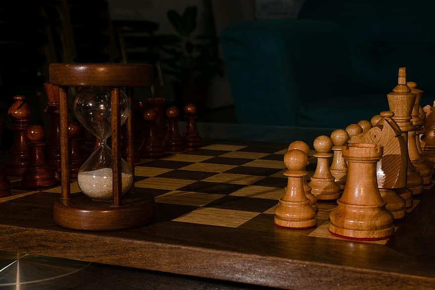 ajedrez, tablero de ajedrez, juego de mesa, jugar, reloj de arena, piezas